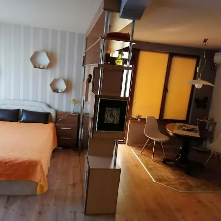 Lazur- Neben Meeresgarten Appartamento Burgas